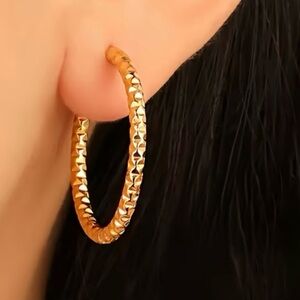 Elegant Gold Hoop Earrings – Stainless Steel (New)